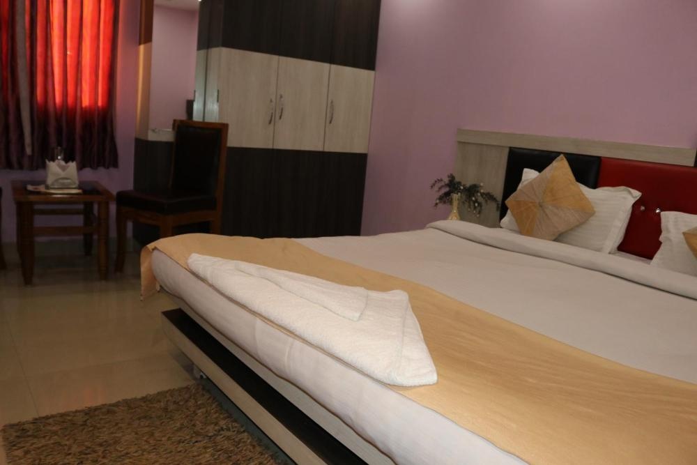 Room image 3
