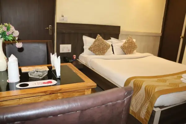 Hotel Vaishnavi Heights 10