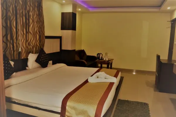 Hotel Vaishnavi Heights Main image